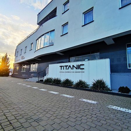 Titanic Bed & Breakfast Bialystok Exterior photo