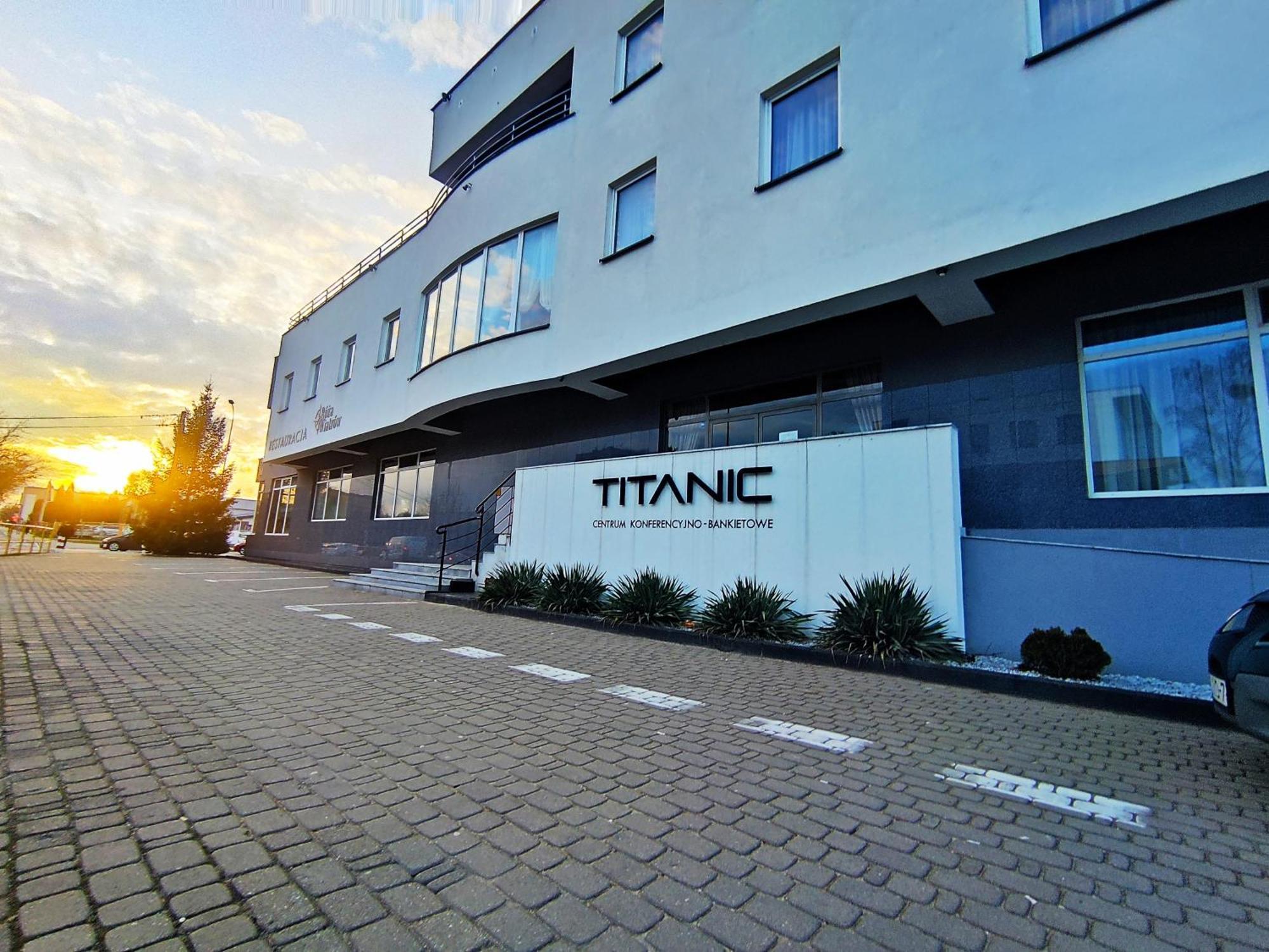 Titanic Bed & Breakfast Bialystok Exterior photo